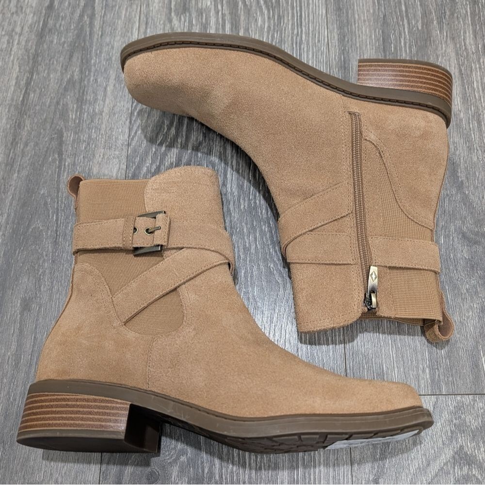 Donald Pliner Mathilda Booties New With Tags Size 8.5 Leather Suede Ankle Buckle